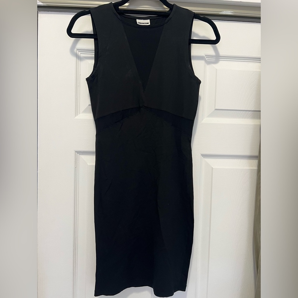 Elegant Black Sleeveless Dress